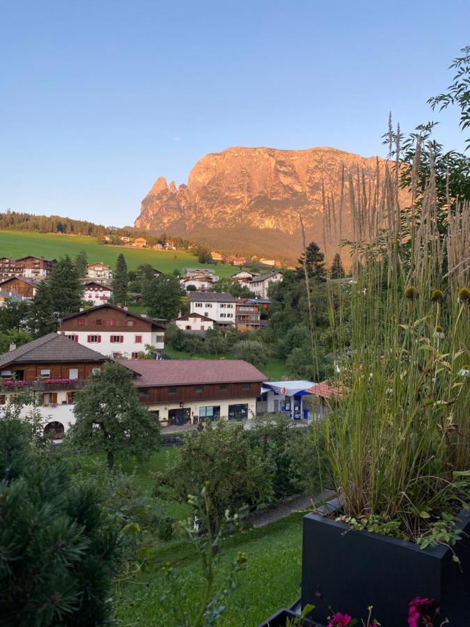 Casa Sciliar Centro Paese Pink Leilighet Fiè Eksteriør bilde